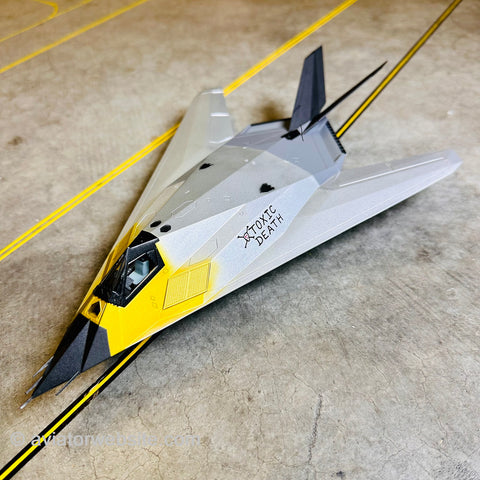 1:72 Lockheed F-117A Nighthawk Diecast Model USAF "Toxic Death" 1991 - HA5810
